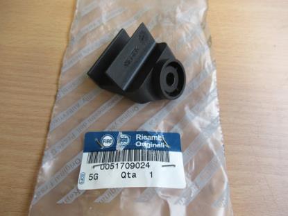 51709024 Beugel aircocondensor linkerzijde