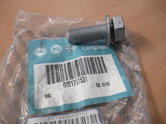 51737531 Bout M16x47