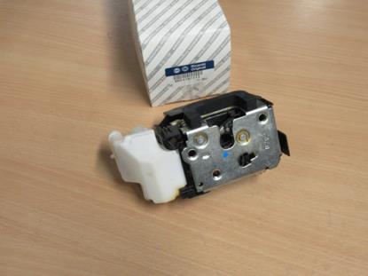 51707113 Slot deur rechter voorzijde