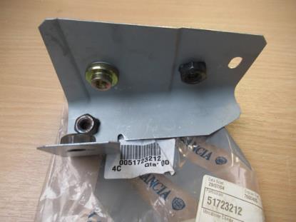 51723212 Beugel carrosserie voorzijde links