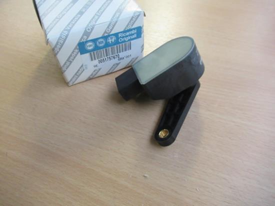 51757670 Sensor hoogteregeling xenonverlichting