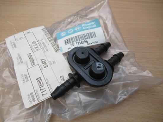 71718908 Aansluiting koplampsproeier