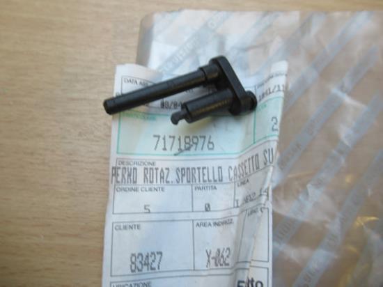 71718976 Pen dashboardkast