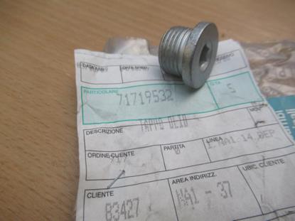 71719532 Plug