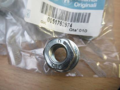 51762974 Moer zelfborgend M10x1.25