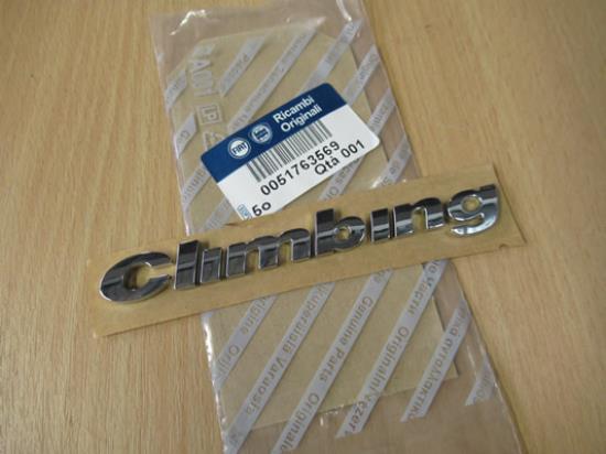 51763569 Embleem Climbing