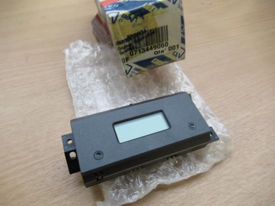 713449060 Klok digitaal