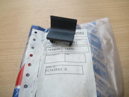 717896636 Plug kofferbak rechterzijde