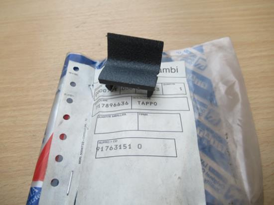 717896636 Plug kofferbak rechterzijde