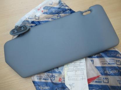 718401631 Zonneklep rechterzijde