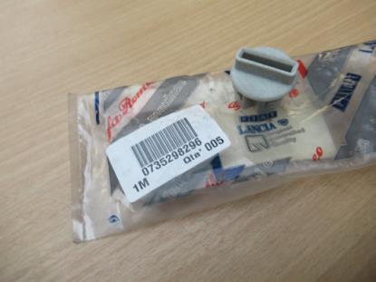 735298296 Plug veiligheidsgordel