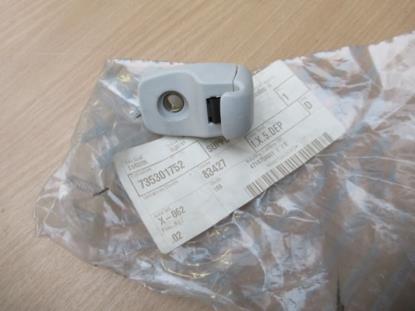 735301752 Bevestiging zonneklep