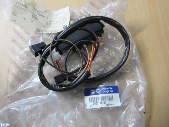 7784483 Kontakt achterklep