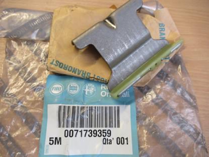 71739359 Kettinggeleider distributie