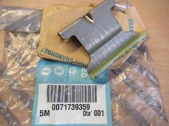 71739359 Kettinggeleider distributie