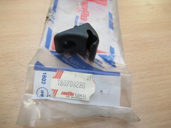 180708280 Steun zonneklep