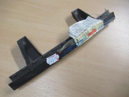 46421161 Raamgeleider rechter voorzijde