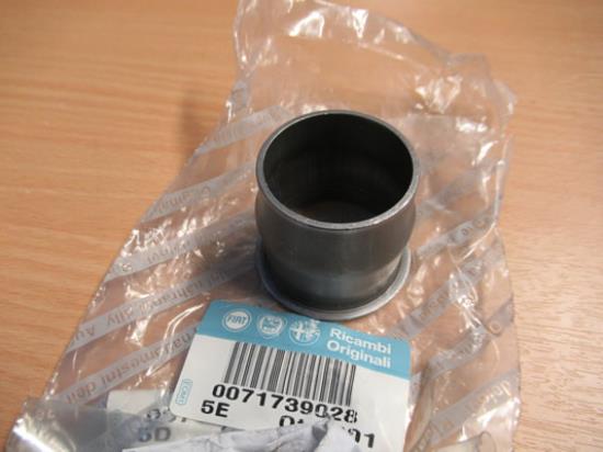 71739028 Afstandstuk