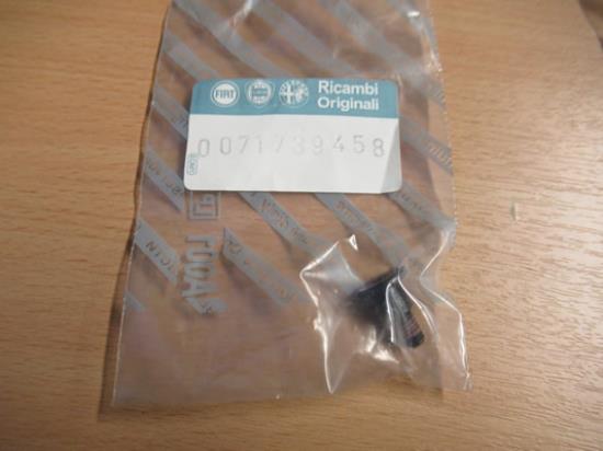 71739458 Bout voor het dakraam