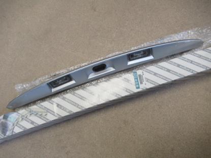 735423495 Greep achterklep inclusief kentekenverlichting