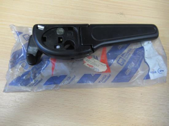 46720840 Hendel dak rechts