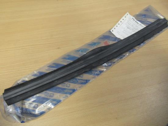 46720857 Raam geleidingrubber deur voorzijde