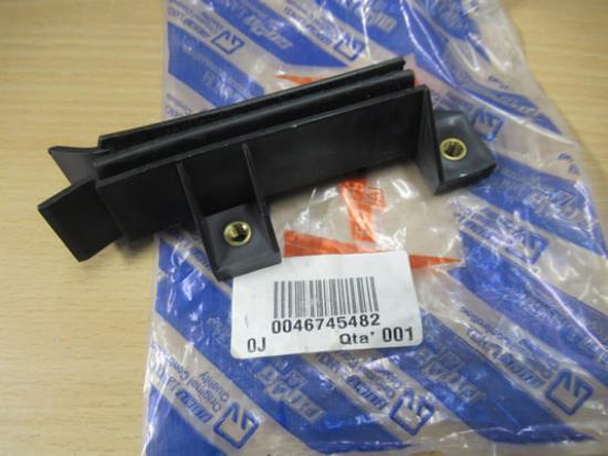 46745482 Raamgeleiding rechter achterzijde