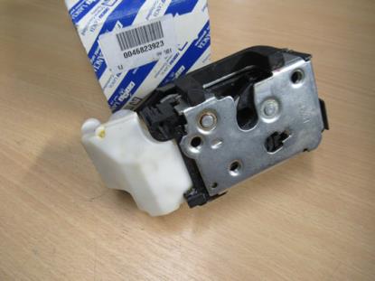 46823923 Slot deur rechter voorzijde