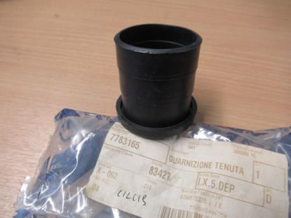 7783165 Slang tussen vulhals en tank