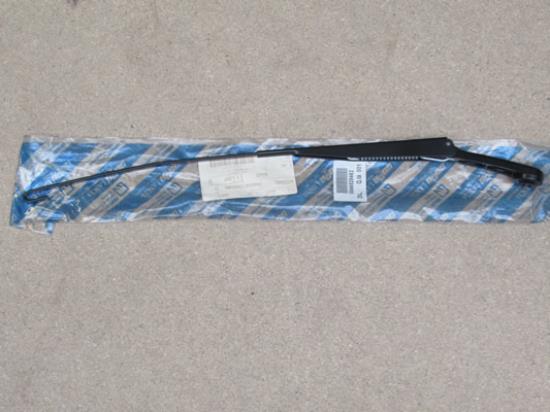 46528462 Ruitenwisserarm voorzijde