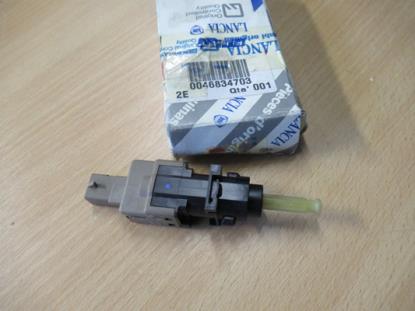 46834703 Koppeling en remlicht schakelaar