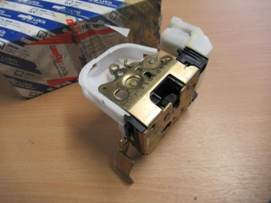 46415713 Portierslot linksvoor