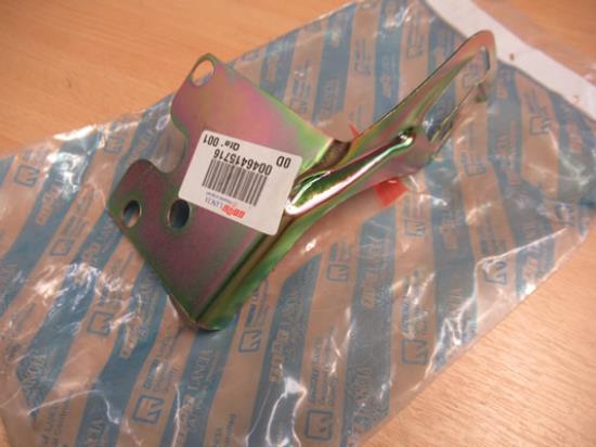 46415716 Beugel deur rechter voorzijde