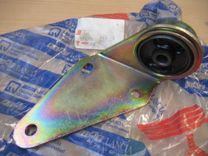 5936715 Motorsteun rechts