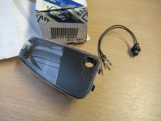 71718384 Binnenverlichting linkerzijde