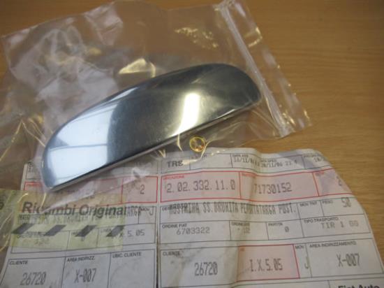 71730152 Sierstuk kentekenplaathouder links