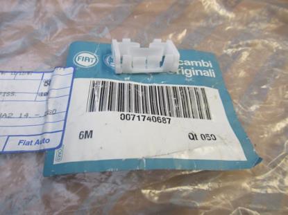 71740687 Clip daklijst