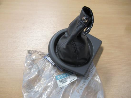 735319632 Pookhoes leer