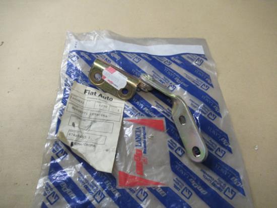 82458771 Kofferbak scharnier rechterzijde