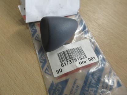 173751633 Plug stoel rechterzijde