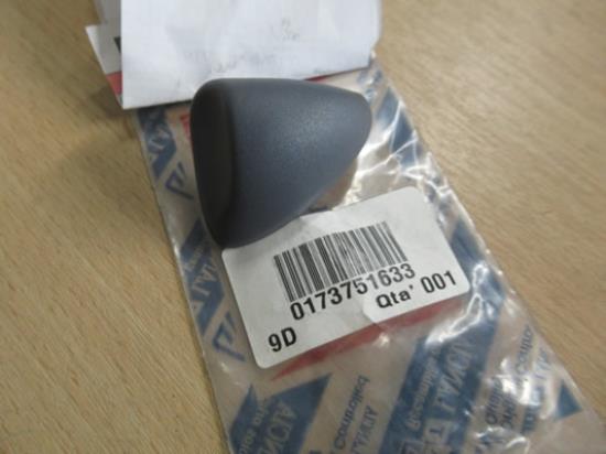 173751633 Plug stoel rechterzijde