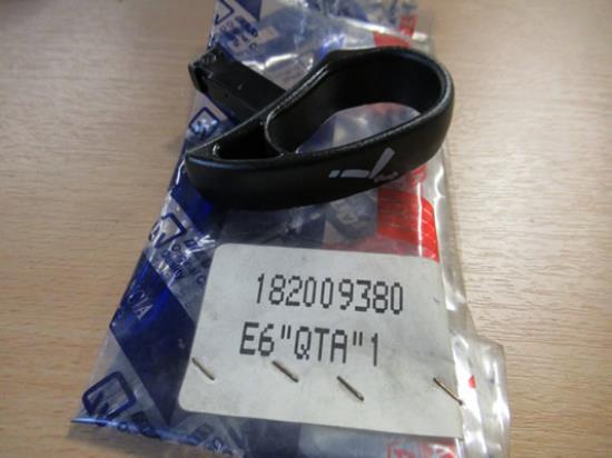 182009380 Hendel rugverstelling rechter voorzijde