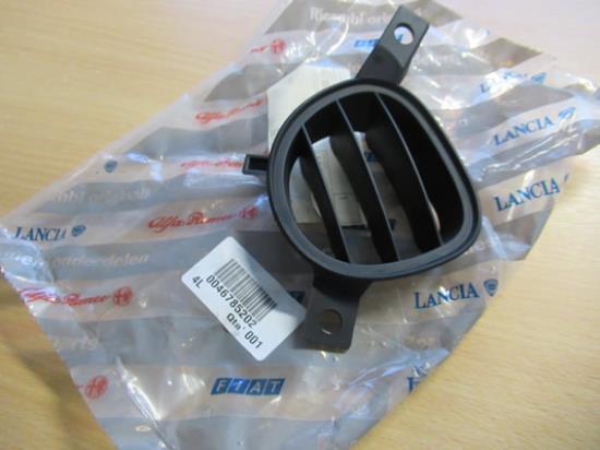 46785202 Rooster voorbumper linkerzijde