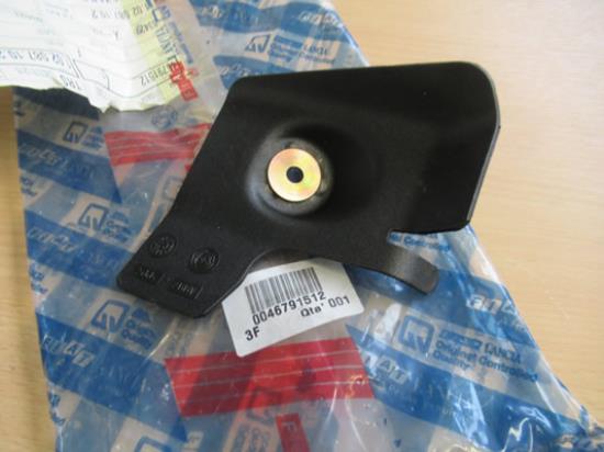 46791512 Beschermplaat luchtfilterhuis