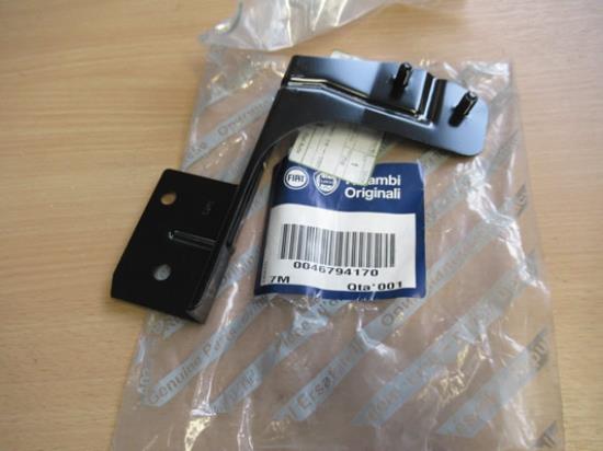 46794170 Beugel radiateur