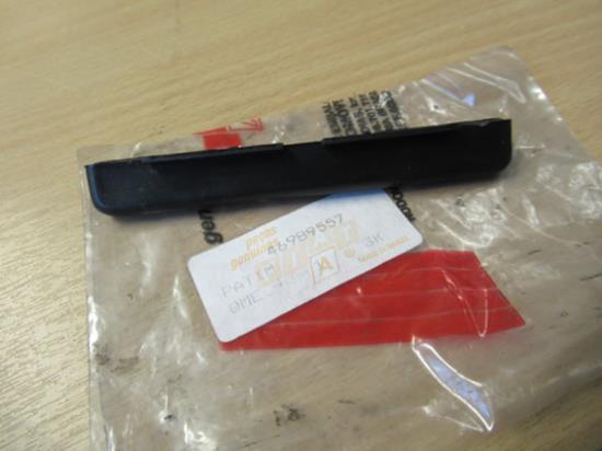 46989557 Glijstift stoel voorzijde