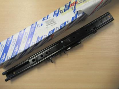 46994300 Stoelgeleiding rechter voorzijde