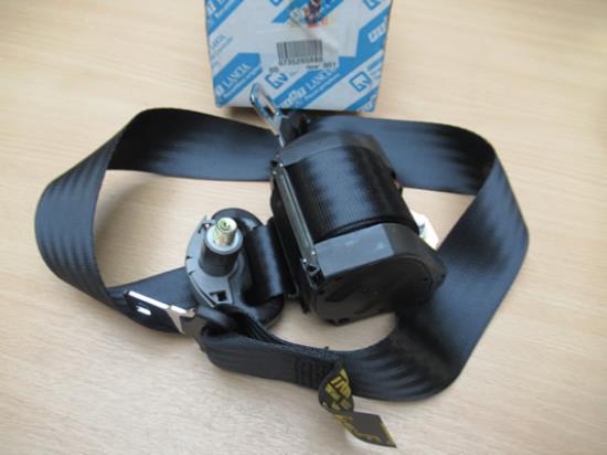 735265880 Veiligheidsgordel rechterzijde