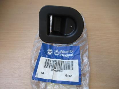 184032780 Sierstuk stoel