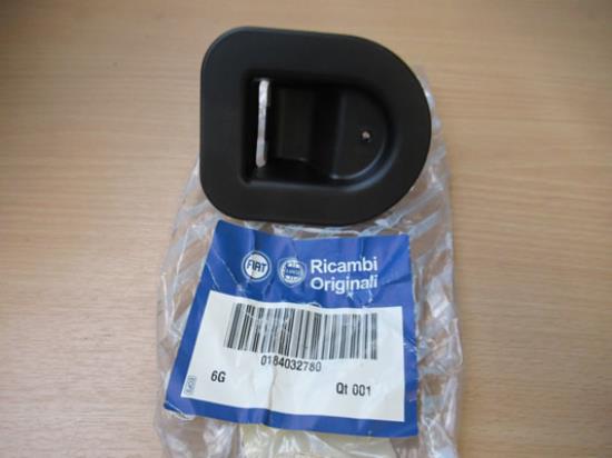 184032780 Sierstuk stoel